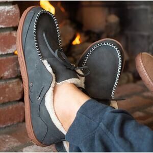 Flojos Unisex Cancun Faux Leather Upper W/Shearling Trim/Sock, Black/Gum